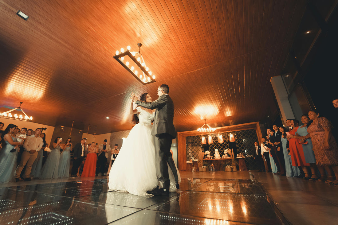 The Top 15 First Dance Songs from the 1990s